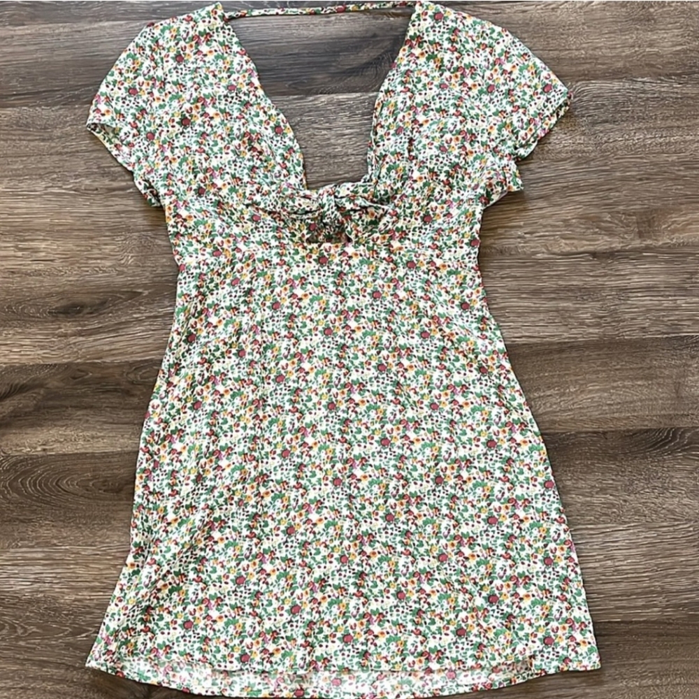 NWOT Olivaceous Floral Print Mini Dress Green Red Yellow Tie Front Short…